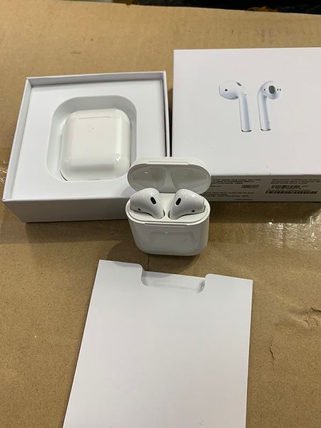

New 2nd generation wirele charging with mart en or bluetooth earphone matte hinge h1 earbud pk airpod 2 w1 chip upercopy animatio