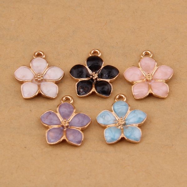 Fünf Blütenblätter Blumenanhänger Emaille Charms Großhandel DIY Anhänger Zubehör für Halskette Schmuckherstellung 16*17mm