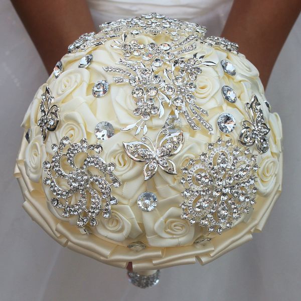 

pearls sweetheart elegant wedding bridal bouquets handmade flowers crystal rose wedding supplies bride holding wedding bouquet, White