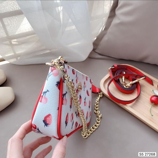 

fashionable women's one-shoulder bag 2020 small armpit bag classic versatile