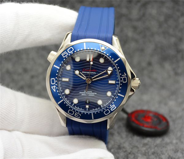 

бесплатные 2813 42 мм автоматические механические наружные мужские часы часы синий циферблат с голубой резинкой вращающийся безель и прозрач, Slivery;brown