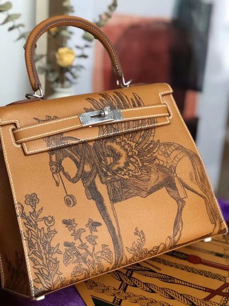 

besgt price ,latest design brand handbag,luxury purse,totes bag,designed shoulder bags,wallet, made by calf, lamb skin,fast delivery