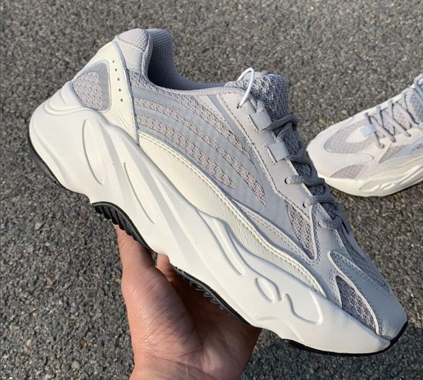 

runner sneakers running shoes 700 static ef2829