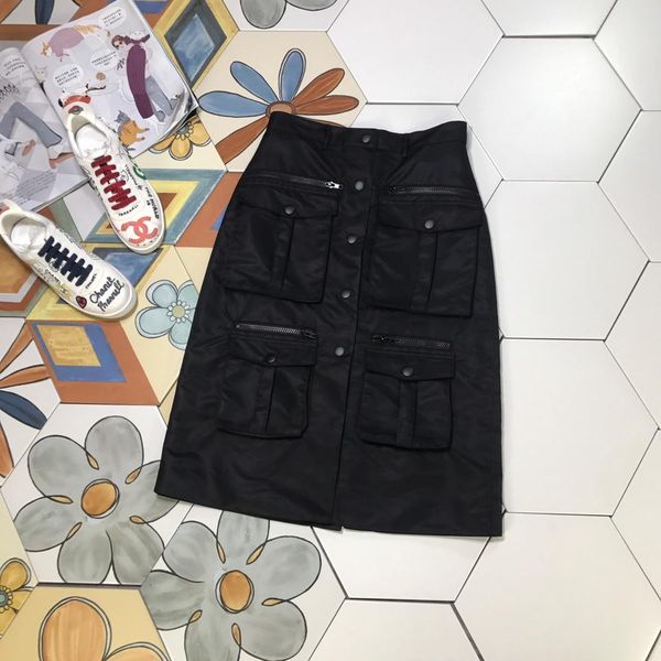 

2019 autumn and winter ladies new tooling style four pockets decorated one-piece high waist skirt 906, Black