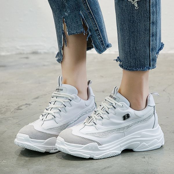 

2019 new women's womens classic black red white sports trainer surface cushion breathable sports sneakers running shoes 35-39