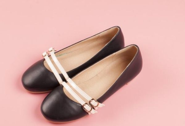 

send 2018 new style spring women's shoes with flat bottom round head, Black