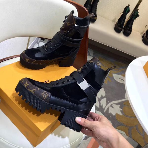 

new arrival luxury women outdoor shoes leather heavy-duty soles comfort venting leisure lady martin boots with original box, Black