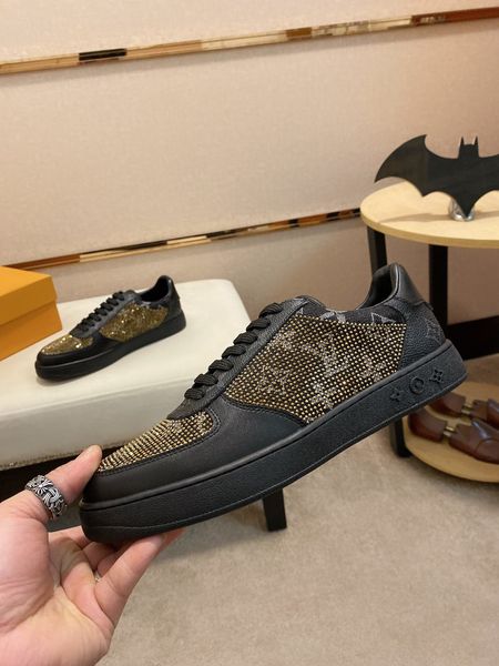 

2020 новый мужской моды роскошный белый кожа губка обувь flat повседневная обувь мужская черный кроссовки вспышки алмазные поверхностные, Black