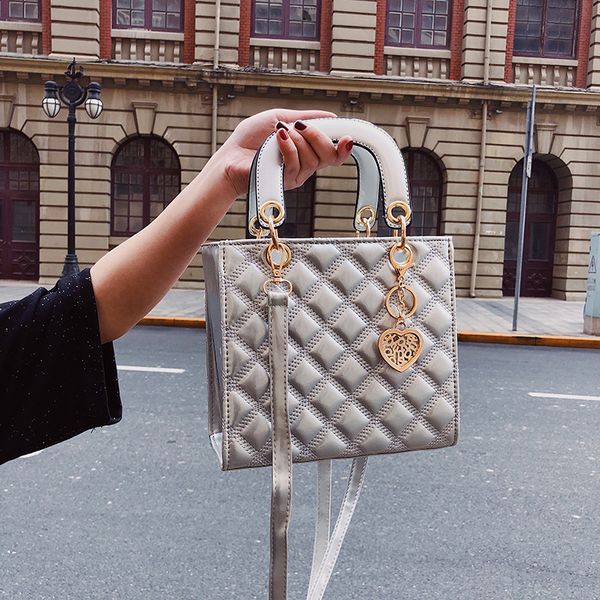 

2020 new korean fashion small square bag lingge versatile women's shoulder bag texture handbag