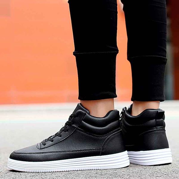 

2020 new black and white style causal shoe man white red wrinkled low cut sneaker fashion arena designer shoes drop shipping size 39-44