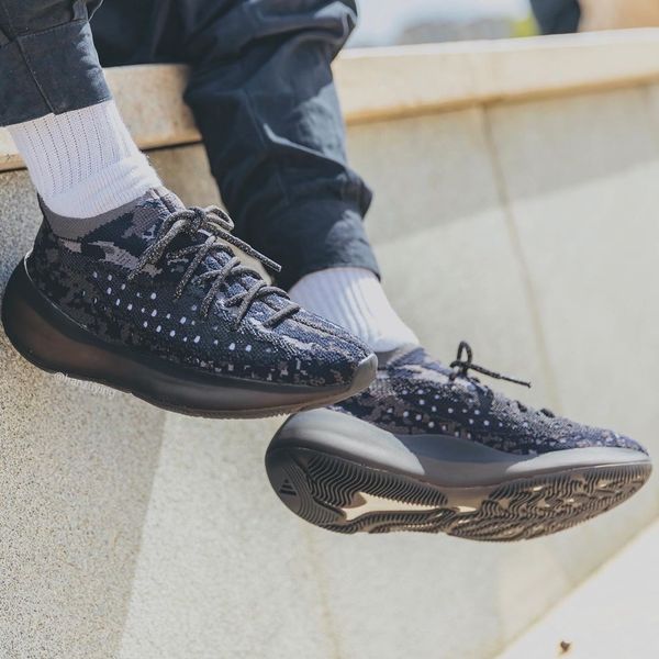 

kanye west designer men running shoes v3 outdoor men sports shoes v3 trend wild wholesale 40-46