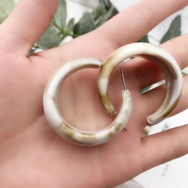 

vintage simple yellow gray letter round resin hoop earrings for girl women fashion jewelry accessories, Golden;silver