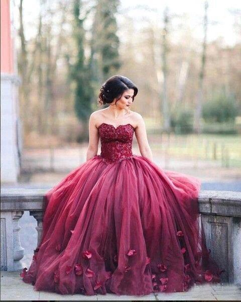 

new burgundy strapless ball gown quinceanera dresses princess lace bodice basque waist backless long prom dresses party gowns, Blue;red