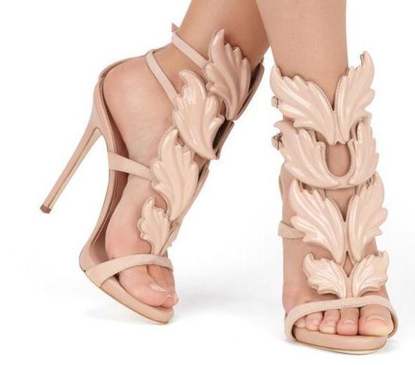 Venda quente de 2018 Sandals folha de metal Asa salto alto Sandálias estilista para mulheres partido preto Nude ouro Eventos Sapatos Gladiador Metallic Winged