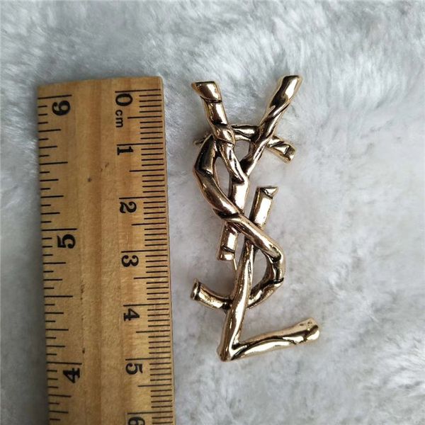 

Классический Стиль Леди Золотая Щепка Брошь Мода Pin для Партии Моды Отворотом Pin М