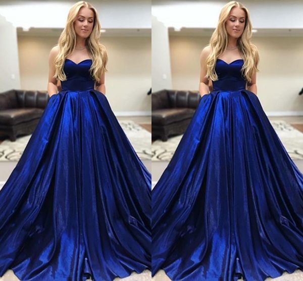 Azul escuro Doce 16 Vestidos De Baile Vestido 2019 Simples De Cetim Sem Alças Lace-up Ruched Vestido Quinceanera Vestidos de Baile 8ª Série Festa Formal