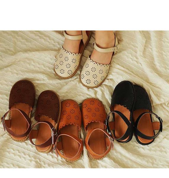 

3742 girl' round head sandals fashion children' small leather shoes new summer hollow floral breathable baby girls shoes, Black;grey