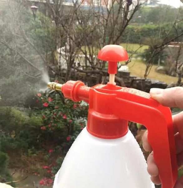 

in stock 1.5l sprayer air pressure sprinkling can clear plastic watering kettle garden tools sprinklers for disinfectant 02