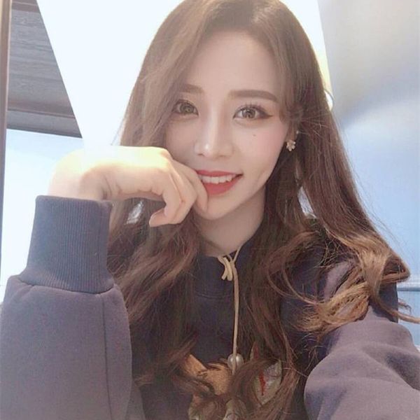 Spot Korea Wigs Women S Long Curly Hair In The Bangs Haircuts Factory Direct Sales Wigs Full Lace Front Equal Synthetic Wigs From Xujie1352 4 28
