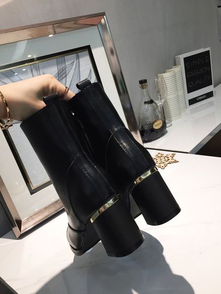 

2019 designer winter new luxury women's shoes martin boots leather zipper short boots ankle boots fashion, Black
