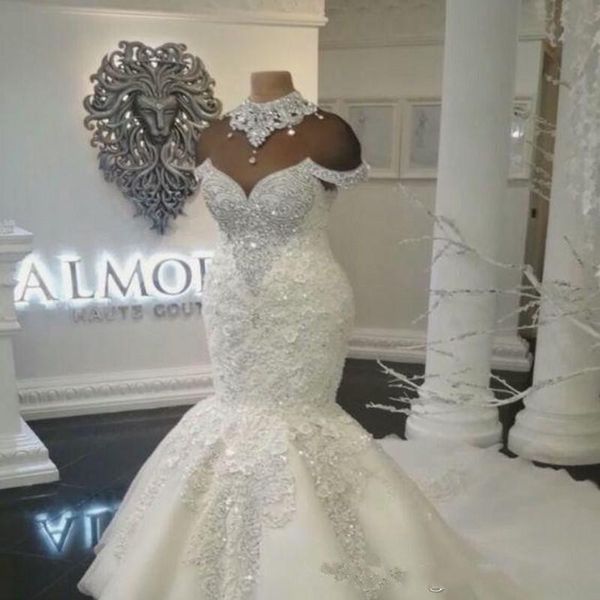 Novo personalizado luxo dubai árabe fora do ombro sereia vestidos de noiva de renda apliques de cristal vestido de noiva frisado vestido de noiva formais