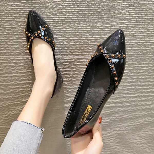 

explosion style rivet flat shoes women solid color pointed elegant wild workplace essential 2020 spring and autumn w33-32, Black