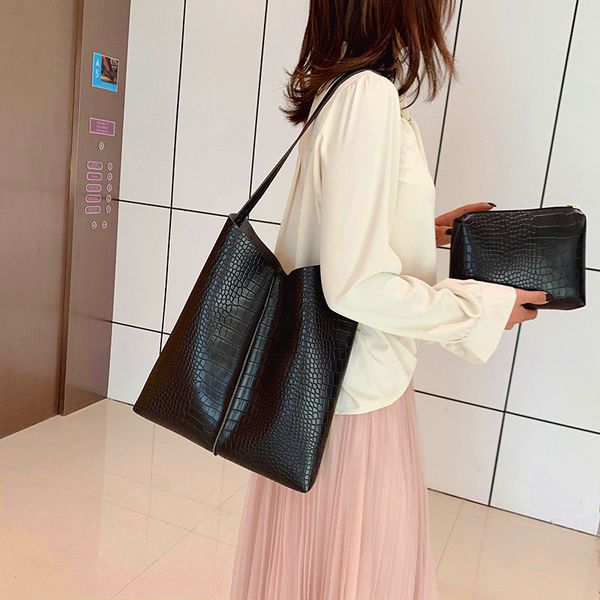 

2020 high-quality pu leather chain mobile phone shoulder bags british fashion simple small square bag women's handbag