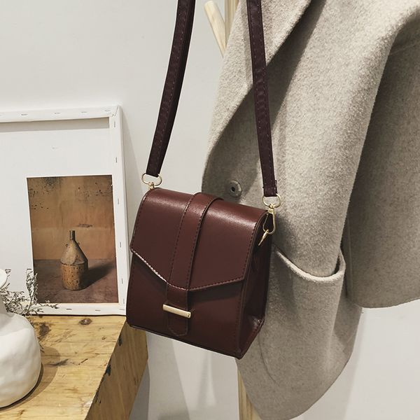 

women's bag autumn and winter retro mobile phone bag women's new 2020 high-end versatile messenger