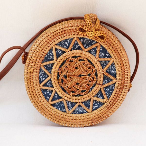 

2019 new design chic women fashion rattan woven round shoulder handbag lady vintage knitted holiday messenger cross body bag