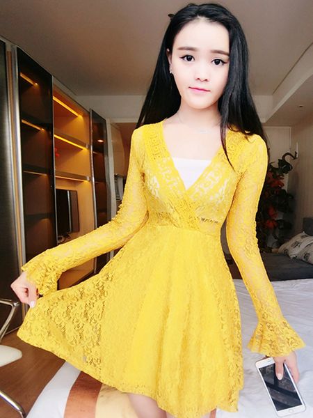 

2020 spring new womens slim-looking v-neck lace-up long-sleeved a- line dress, White;black