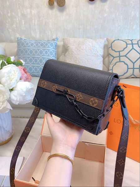

2020 fashion casual envelope postman bag unique ladies one-shoulder diagonal span style size :22*15cm