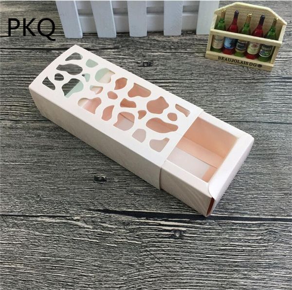 

30pcs 13*6*4cm hollow cardboard macaroon box pink paper drawer box for wedding party supply packaging candy cookies backing