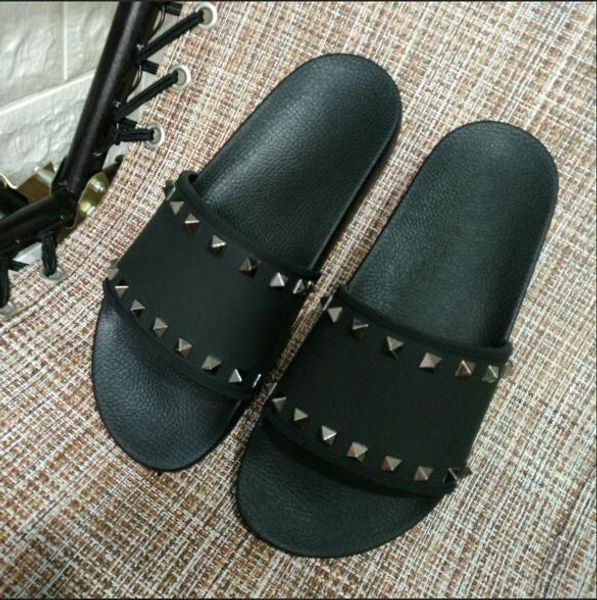 

Дизайнер резиновые сандалии слайд Цветочные парча мужские тапочки Передние днищ