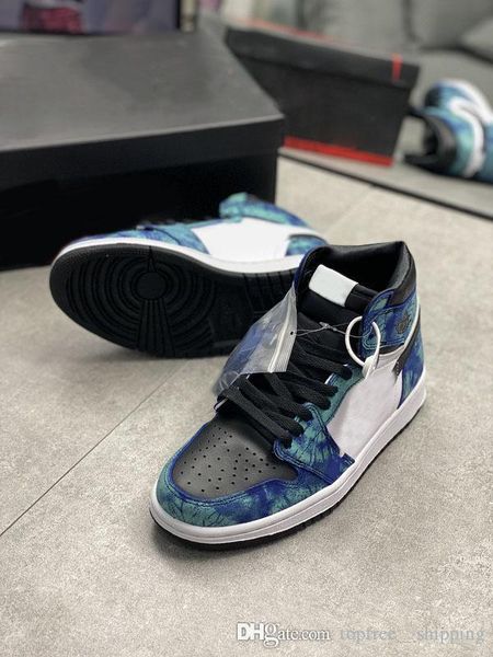 

2020 air aauthentic 1 high og retro wmns tie-dye basketball shoes aurora green woman man sports sneakers cd0461-100 with box