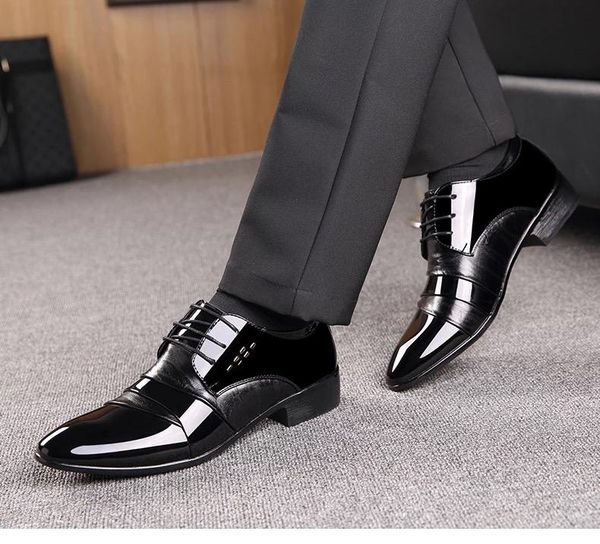 

shoe man 2019 new men's business suit black lacquer leather korean version of the trend british pointy working men's shoes