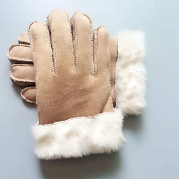 

2019 fashion brand sport warm gloves both men and women screen sport cycling skiing outdoor gloves plush gloves, Blue;gray