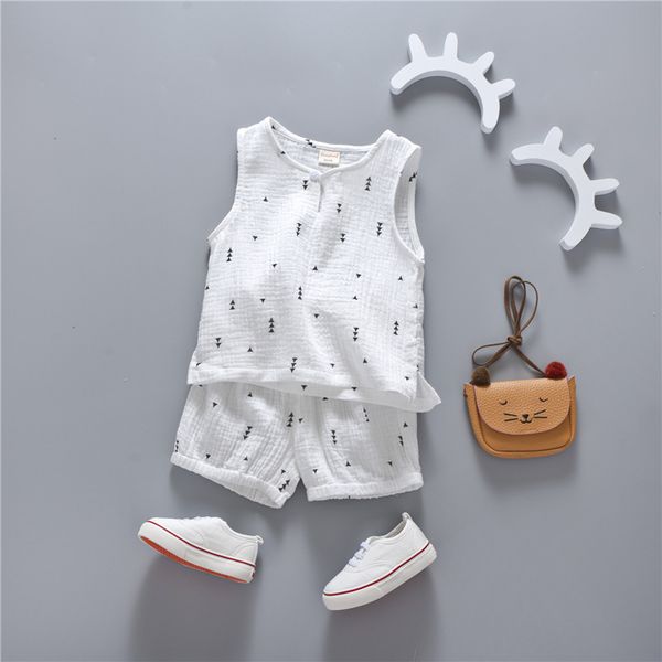 

2020 new toddler baby kids boys clothes sets summer cut boys clothing set cartoon kids t-shit+pants fashion cotton cute outfits t200707, White