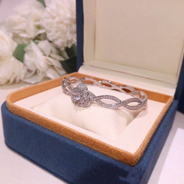 

luxury and gorgeous rose bracelet, gold-plated 18k gold-plated bracelet with sub-gold material, high-end designer female carved logo ori, Golden;silver