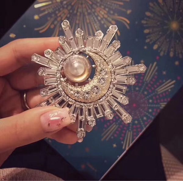 

fashion-super luxury wedding party pins brooches for men women jewelry match sparky cz sun and moon brooch dress suit pins nice gift ps5696, Gray