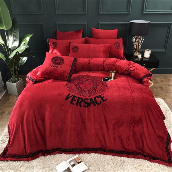 

дизайнеѬ модне набоѬ поелн пѬинадлежноей king  size набоѬ поелн п