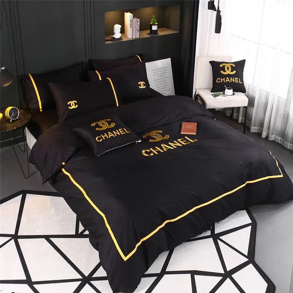 Black New Fashion Bedding Sets With Gold Thread Embroidery Bed
