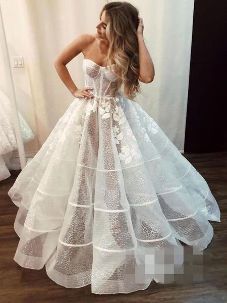 2020 Abito da sposa sexy unico in tulle con strascico Abito da sposa Sweetheart 3D Applique floreale Vedi abiti da sposa Ricevimento di nozze Donne africane