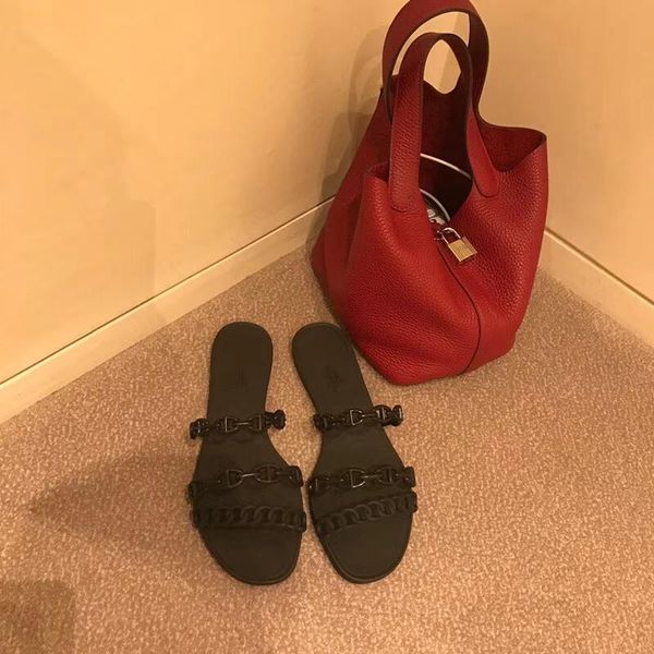 

2020 designer luxury designer women fashion jelly sandals lady slippers summer casual slippers flip flops flat sandy cs05, Black