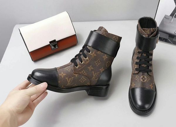 

2020 luxury red bottom high heels spikes boots design boots black high heels ankle boots womens snake skin winter shoes good quality