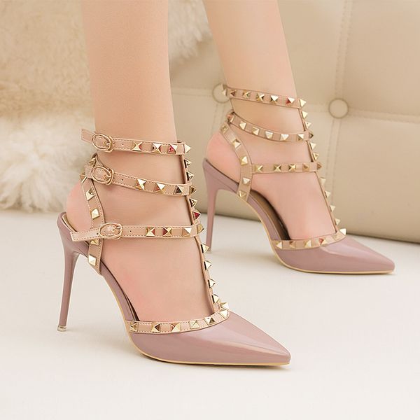 

western style 2019 new out roman fashion sandals fine high-heeled bright spikes nightclub fine heels lacquer leather metal, Black