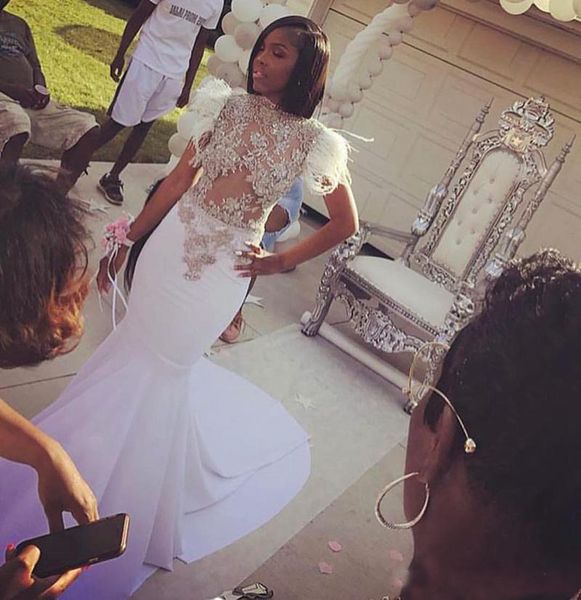 

2018 Feather Prom Dresses Mermaid Sexy See Through Lace Appliques Jewel Neck Mermaid Party Dresses Sweep Train Formal Evening Dresses