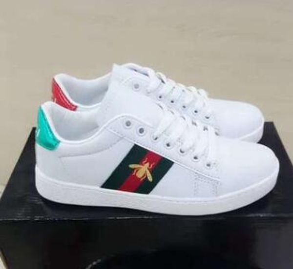 

2019 pring and autumn men and women fa hion mall white hoe ca ual hoe man woman hipping