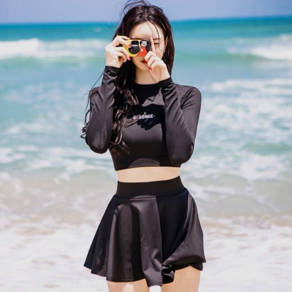 

2019 spring split swimsuit female hipster solid color small chest conservative swimsuit, White;black