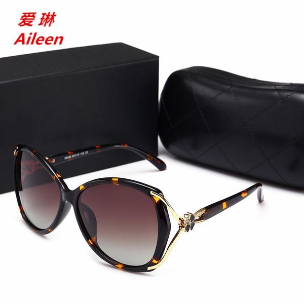 

2018 new european and american exquisite camellia with diamond polarized sunglasses female models uv protection sunglasses 55038, White;black