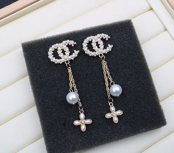 

2020 selling luxury fashion designer letter pearl long earrings, Silver